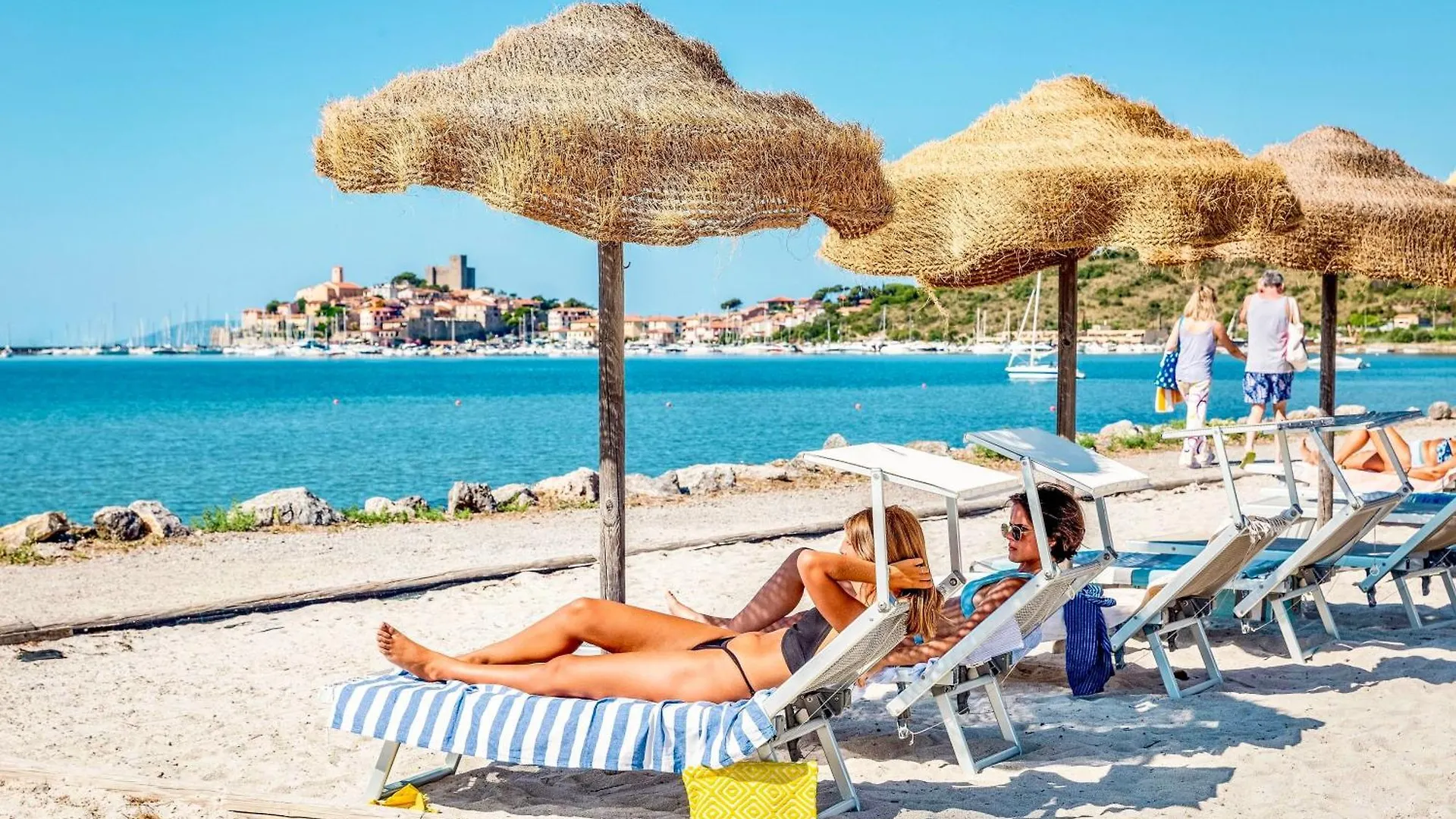 Isa - Residence With Pool And Private Beach In Talamone Just 500 Mt From The Beach